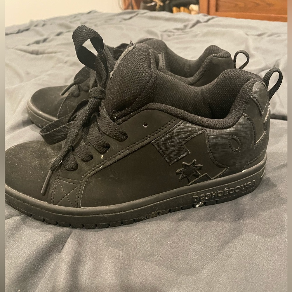 DC shoes size 6